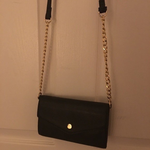 Stella & Max Crossbody Smartphone Wallet in Black - Picture 3 of 5